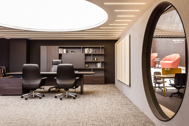 Deli PLUS Showroom
